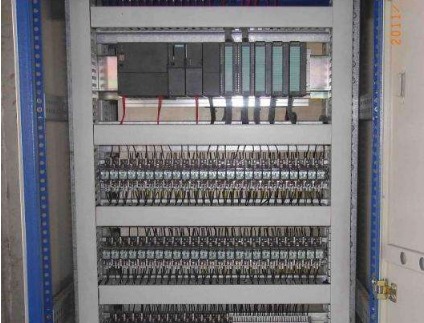 PLC系统控制柜行线槽选择有玄机